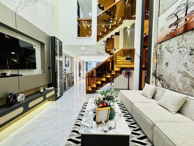 Bán nhà 4,5 tầng full nội thất ôt đậu trong nhà hệ thống Smarthome 