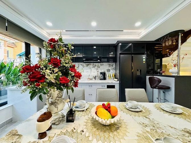 Bán nhà 4,5 tầng full nội thất ôt đậu trong nhà hệ thống Smarthome 