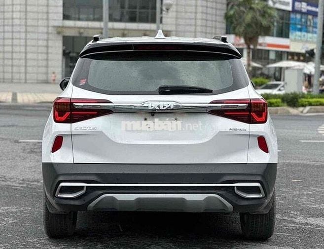 Kia Seltos 2023 1.6 AT Premium - 410000 km