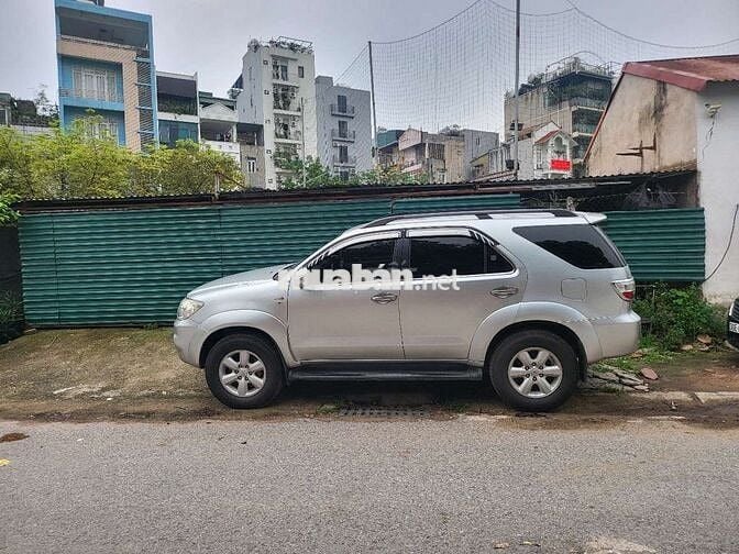 xe Toyota Fortuner 2011 2.5G - 20 km