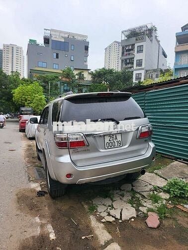xe Toyota Fortuner 2011 2.5G - 20 km