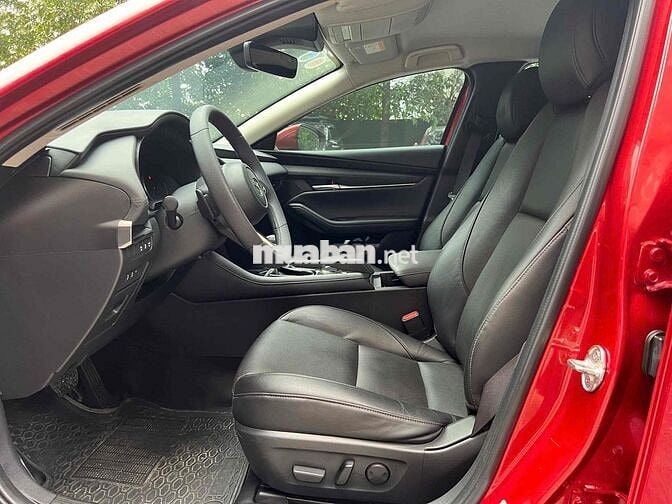Mazda3 - 1.5L Luxury sx 2022 màu đỏ pha lê