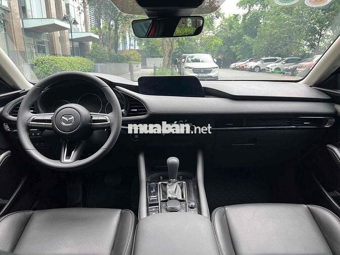 Mazda3 - 1.5L Luxury sx 2022 màu đỏ pha lê