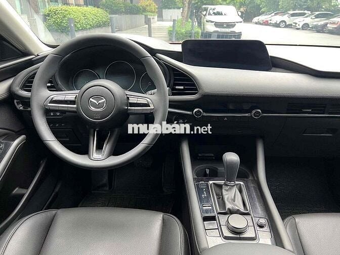 Mazda3 - 1.5L Luxury sx 2022 màu đỏ pha lê