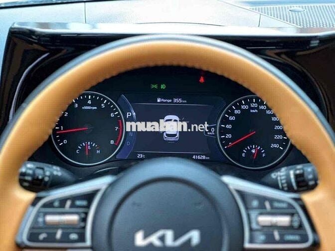 Kia Seltos 2023 1.6 AT Premium - 410000 km