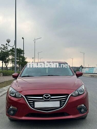 Mazda 3 2017 1.5 AT Sedan - nữ đi