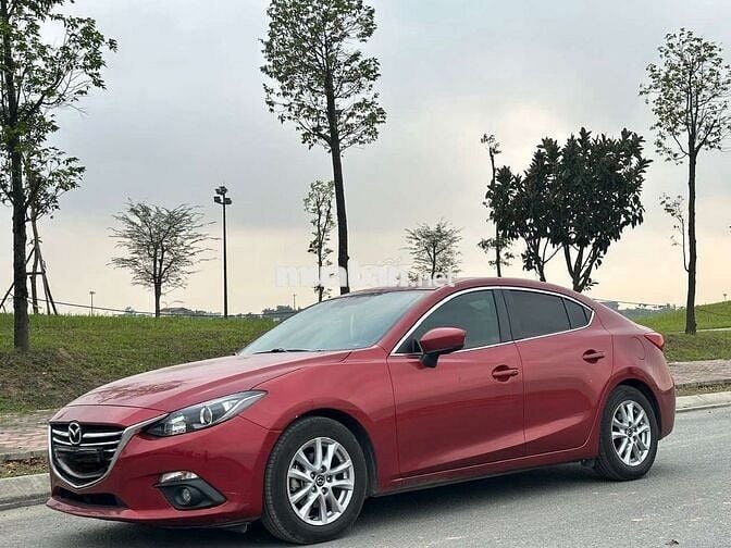 Mazda 3 2017 1.5 AT Sedan - nữ đi
