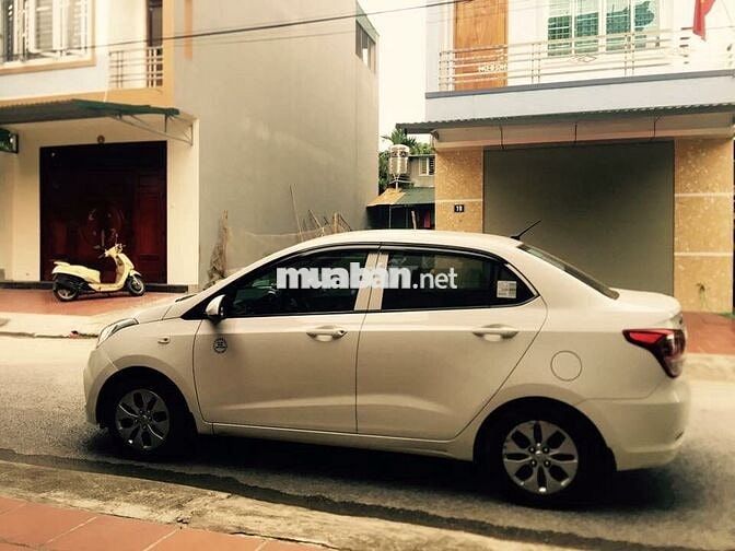 Hyundai Grand i10 2018 Sedan 1.2 Base - 700000 km