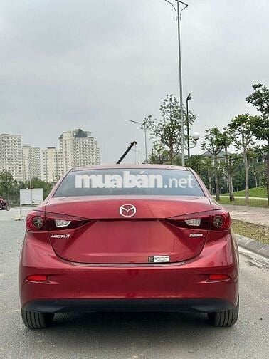 Mazda 3 2017 1.5 AT Sedan - nữ đi