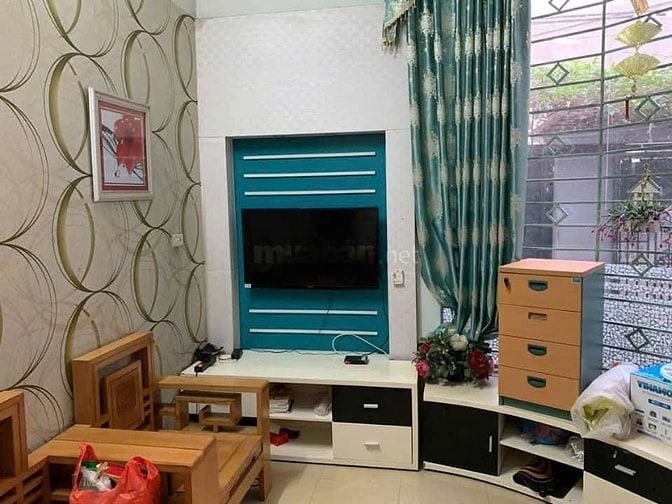 Cho thuê Nhà ở 3 tầng Định Công DTSD125m đủ tiện nghi 10tr
