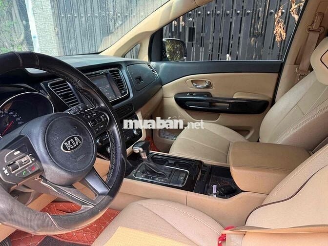Kia Sedona 2018 máy dầu cửa lùa
