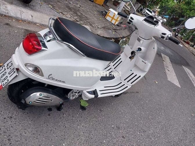 BÁN VESPA TRẮNG LX125 ĐÈN VUÔNG HIẾM BIỂN 43 ĐN