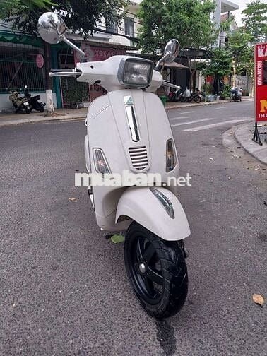 BÁN VESPA TRẮNG LX125 ĐÈN VUÔNG HIẾM BIỂN 43 ĐN