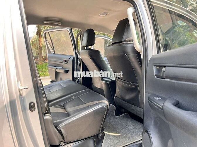 Toyota Hilux 2016 2.5E 4x2 MT - 80000 km