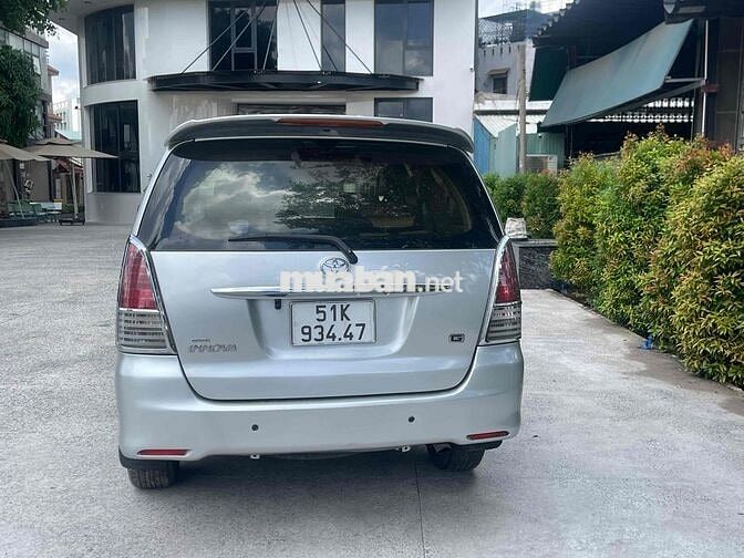 Toyota Innova 2009 G - 200000 km