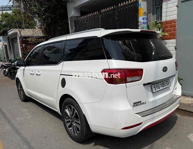 Kia Sedona 2018 máy dầu cửa lùa