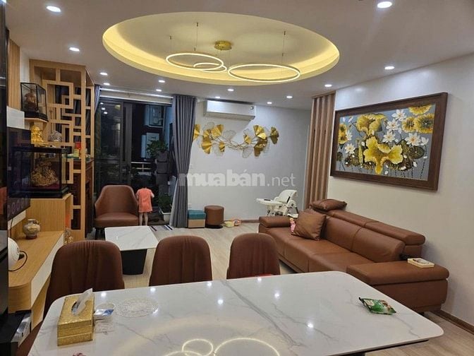 Chính chủ cần cho thuê chung cư C6 126m2,dt 126m,4pn,3 vs,cực đẹp