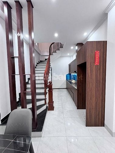 Chính chủ bán 3 căn nhà tại phố Trạm Long Biên chân cầu Vĩnh Tuy