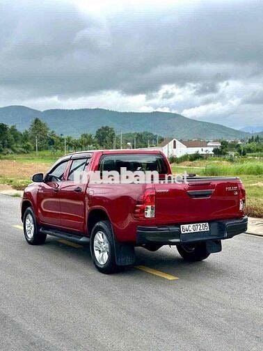 Toyota Hilux 2018 2.4E 4x2 AT Đki 2019 - Bao Check