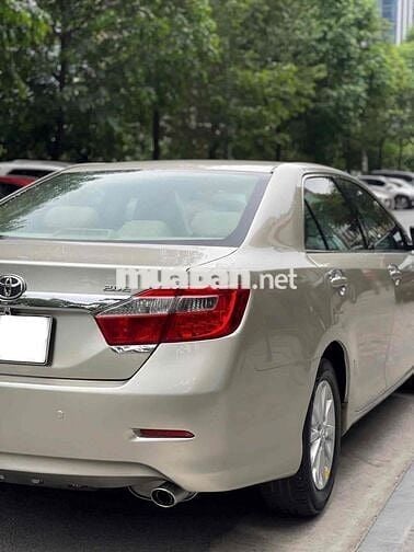 Toyota Camry 2.0E sx 2014 vàng cát siêu đẹp
