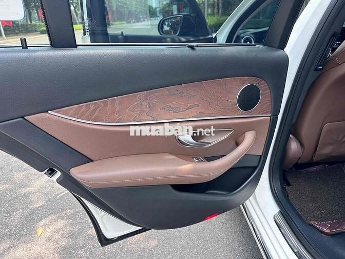Mercedes Benz E Class 2017 E200 - 30000 km