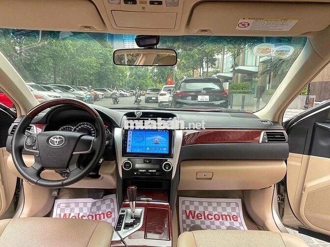 Toyota Camry 2.0E sx 2014 vàng cát siêu đẹp