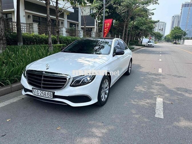 Mercedes Benz E Class 2017 E200 - 30000 km
