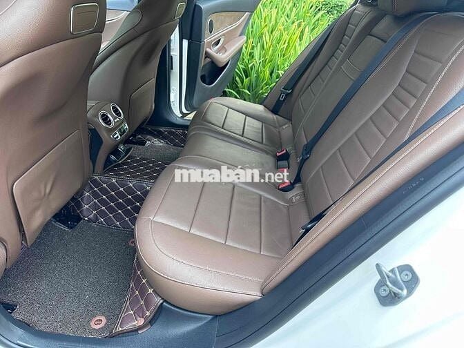 Mercedes Benz E Class 2017 E200 - 30000 km