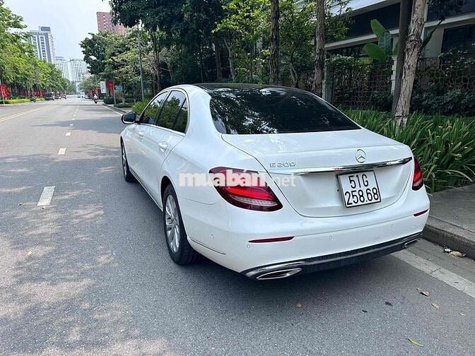 Mercedes Benz E Class 2017 E200 - 30000 km