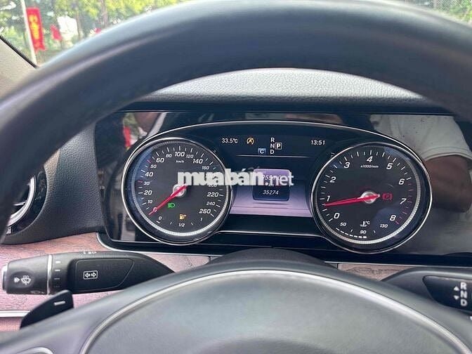 Mercedes Benz E Class 2017 E200 - 30000 km