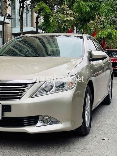 Toyota Camry 2.0E sx 2014 vàng cát siêu đẹp