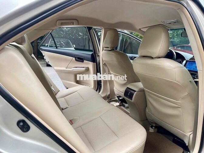 Toyota Camry 2.0E sx 2014 vàng cát siêu đẹp