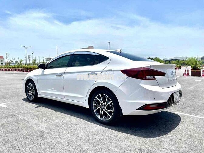 Hyundai Elantra 2021 2.0 AT - 37000 km
