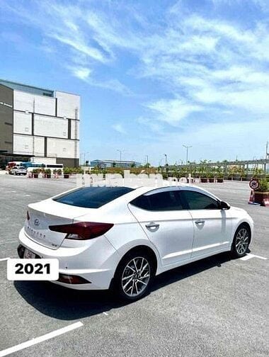 Hyundai Elantra 2021 2.0 AT - 37000 km
