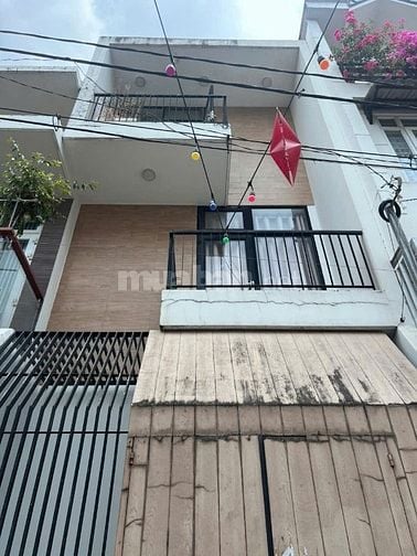 NHÀ BÁN NGAY NGÃ TƯ GA - ĐƯỜNG RỘNG 7M KHU AN NINH TỐT - DÂN TRÍ CAO