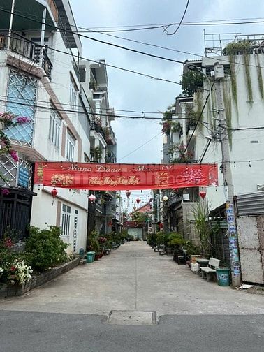 NHÀ BÁN NGAY NGÃ TƯ GA - ĐƯỜNG RỘNG 7M KHU AN NINH TỐT - DÂN TRÍ CAO