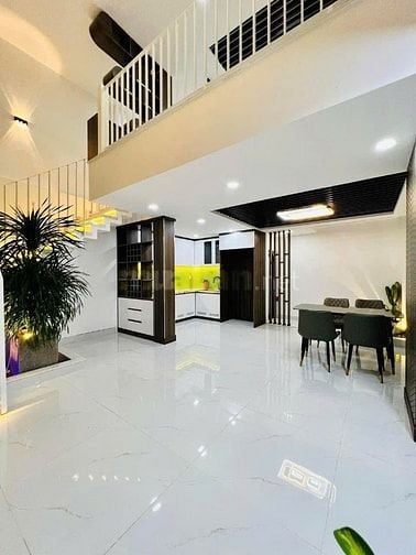 Nhà giá tốt Trường Sa P.12 Q.3 DT: 66,7m2 Giá: 4tỷ100tr