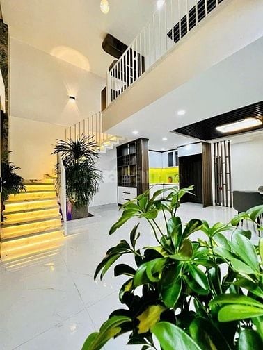 Nhà giá tốt Trường Sa P.12 Q.3 DT: 66,7m2 Giá: 4tỷ100tr