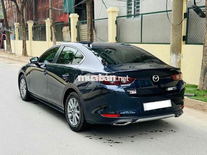 Mazda 3 2023 1.5L Luxury - 7000 km