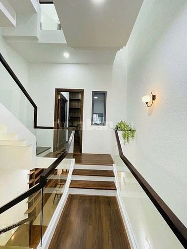 Nhà không quy hoạch đường Tân Vĩnh, Quận 4. Gần quãng trường Khánh Hội