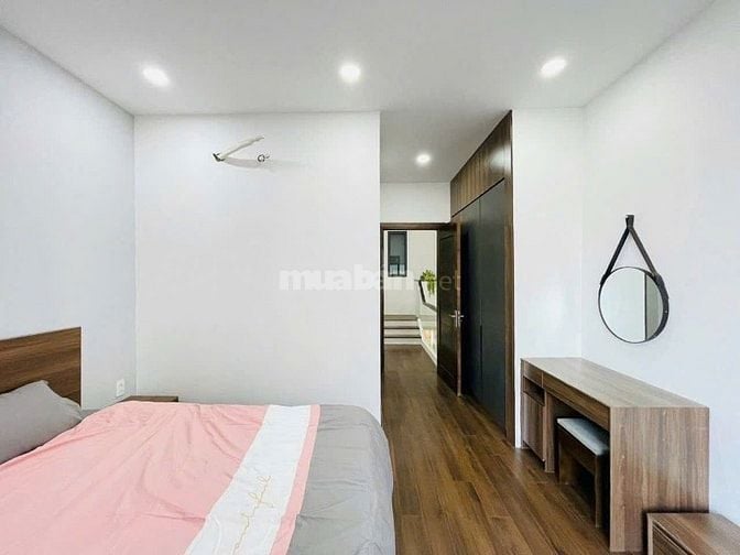 Nhà không quy hoạch đường Tân Vĩnh, Quận 4. Gần quãng trường Khánh Hội