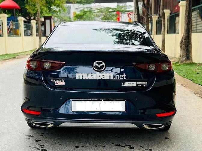 Mazda 3 2023 1.5L Luxury - 7000 km