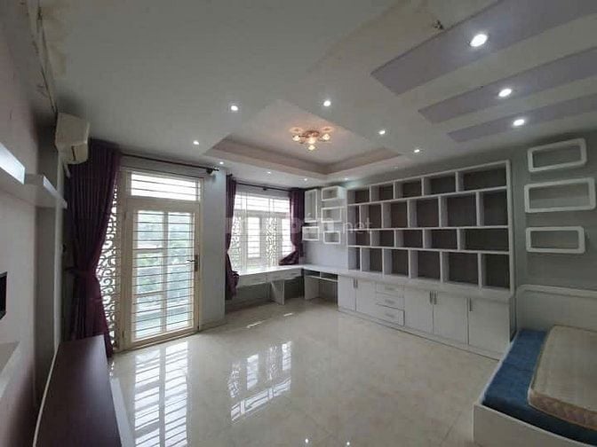 Nhà nguyên căn có hầm, full nội thất khu An Phú An Khánh, quận 2