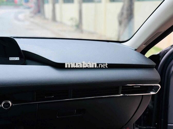 Mazda 3 2023 1.5L Luxury - 7000 km