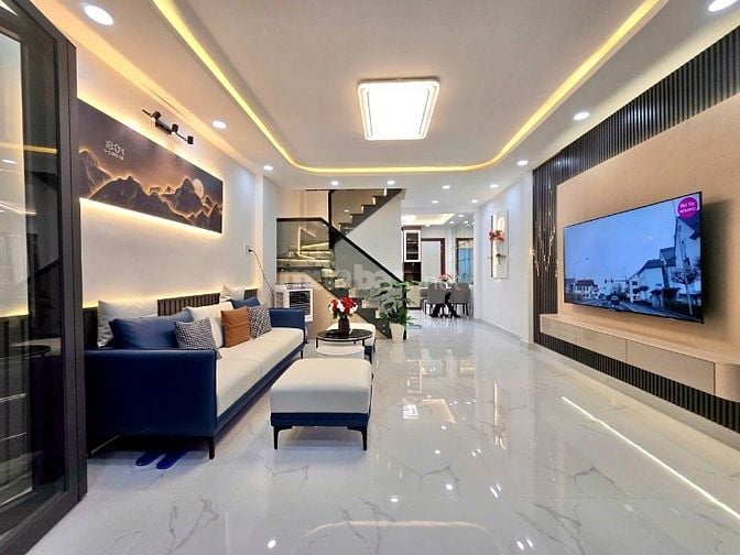 Nhà phố hiện đại ngay khu chế xuất tân thuận q7 