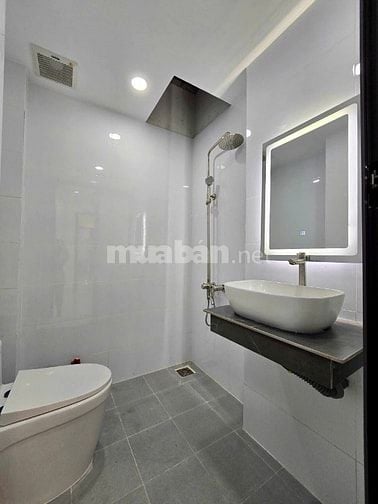Nhà phố hiện đại ngay khu chế xuất tân thuận q7 
