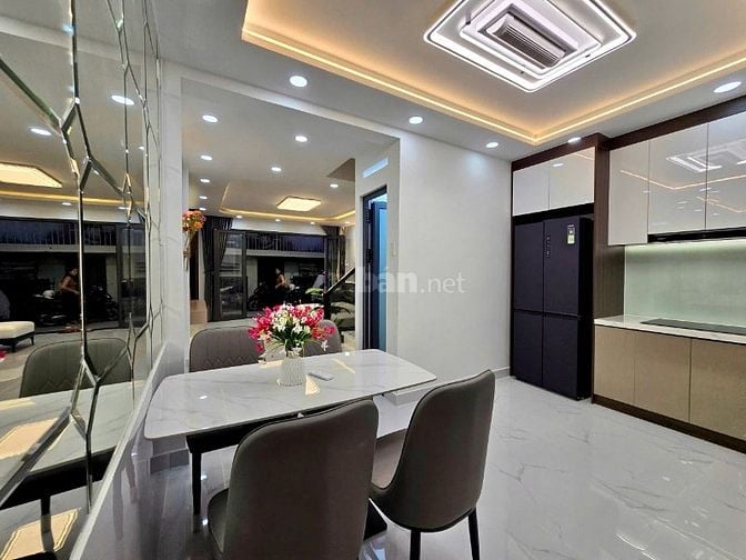 Nhà phố hiện đại ngay khu chế xuất tân thuận q7 