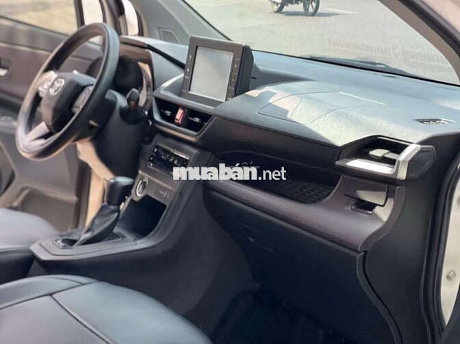 Toyota Avanza Premio 2022 CVT - 37379 km