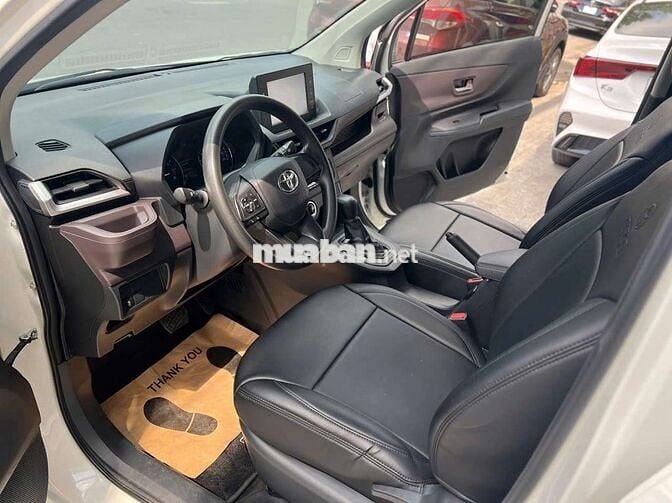 Toyota Avanza Premio 2022 CVT - 37379 km