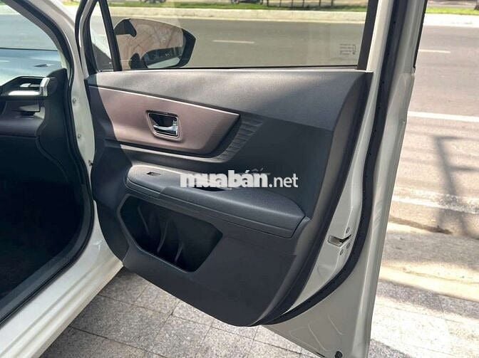 Toyota Avanza Premio 2022 CVT - 37379 km